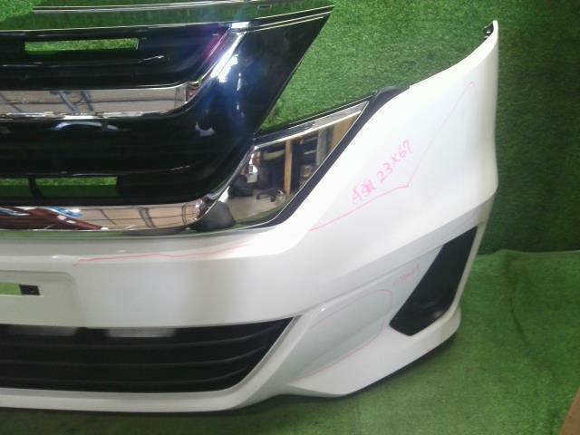 【中古】セレナ DAA-GNC27 フロントバンパー 62022-5TA0A 自社品番250297 QM1