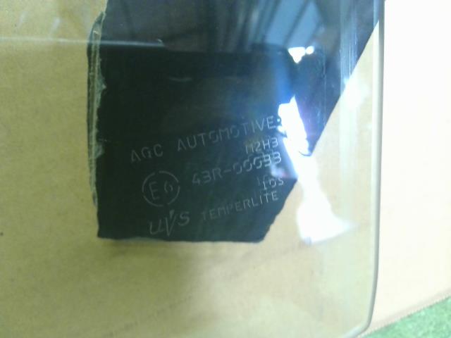 【中古】セレナ DAA-GNC27 右フロントドアガラス 80300-5TA0A 自社品番250297 QM1