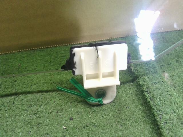 【中古】セレナ DAA-GNC27 右フロントドアガラス 80300-5TA0A 自社品番250297 QM1