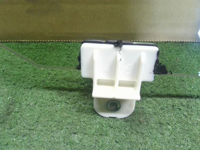 【中古】セレナ DAA-GNC27 右フロントドアガラス 80300-5TA0A 自社品番250297 QM1