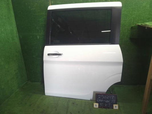 【中古】セレナ DAA-GNC27 左リア スライドドア H210A-5TAMA 自社品番250297 QM1