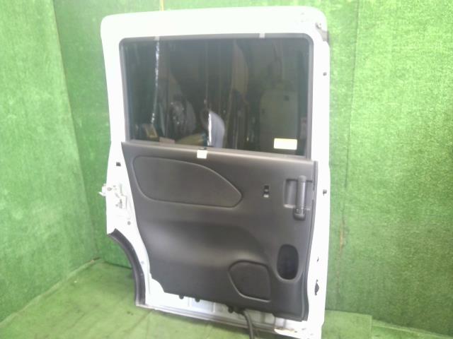 【中古】セレナ DAA-GNC27 左リア スライドドア H210A-5TAMA 自社品番250297 QM1