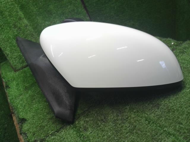 【中古】セレナ DAA-GNC27 右ドアミラー サイドミラー 96301-5TA0B 自社品番250297 QM1