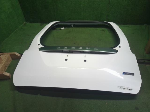 【中古】セレナ DAA-GNC27 バックドア リアゲート パネル K010M-5TAMA 自社品番250297 QM1