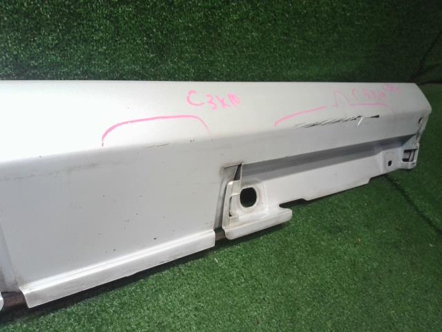 【中古】レクサス GS DBA-GRL11 右サイドステップ スポイラー 75851-30907-A2 自社品番250299 085