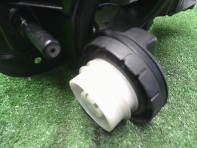 【中古】レクサス GS DBA-GRL11 フューエルリッド 給油口パネル 77350-30420 自社品番250299 085