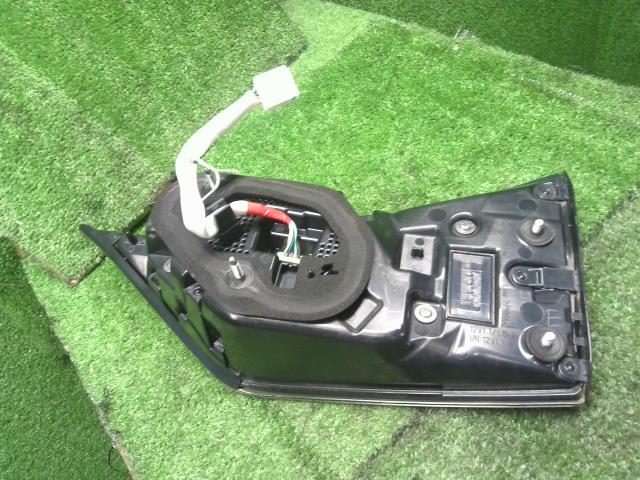 【中古】レクサス GS DBA-GRL11 左テールランプ 81590-30560 自社品番250299 085