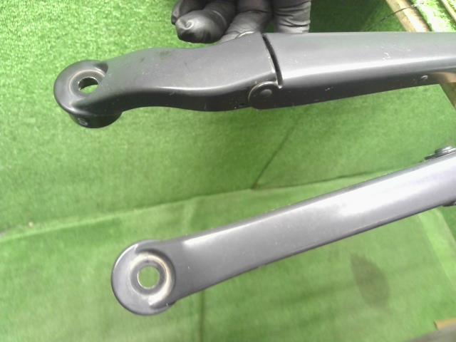 【中古】レクサス GS DBA-GRL11 フロントワイパーアーム 85211-30770 自社品番250299 085
