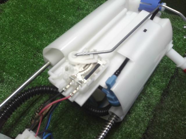 【中古】レクサス GS DBA-GRL11 フューエル 燃料ポンプ 23220-38030 自社品番250299 085