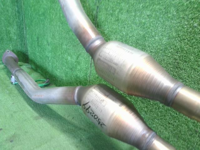 【中古】レクサス GS DBA-GRL11 フロントエキゾーストパイプ マフラー 触媒 17410-31D50 自社品番250299 085