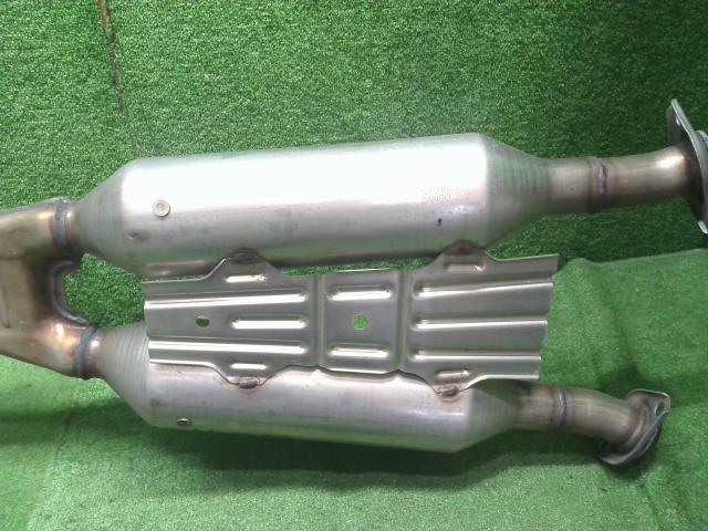 【中古】レクサス GS DBA-GRL11 フロントエキゾーストパイプ マフラー 触媒 17410-31D50 自社品番250299 085