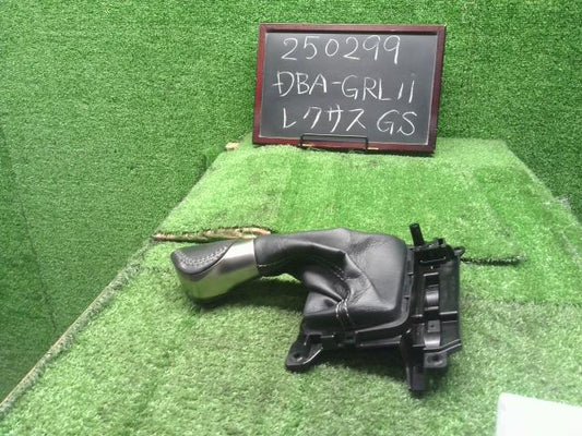 【中古】レクサス GS DBA-GRL11 シフトレバー ブーツ 33504-30560-C1,58808-30240-C0 自社品番250299 085