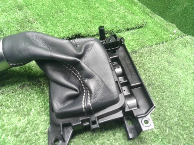 【中古】レクサス GS DBA-GRL11 シフトレバー ブーツ 33504-30560-C1,58808-30240-C0 自社品番250299 085