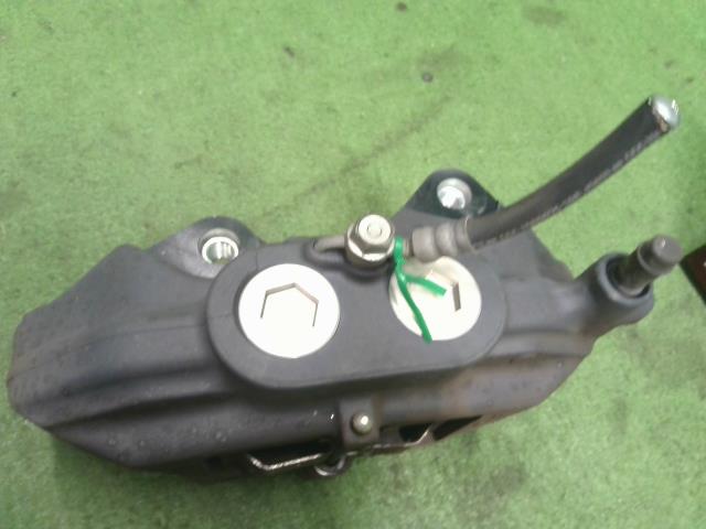 【中古】レクサス GS DBA-GRL11 左右フロント キャリパー 47750-22460 自社品番250299 085