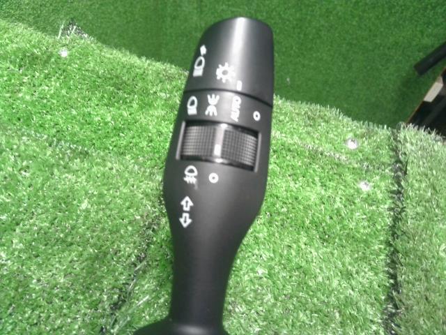 【中古】レクサス GS DBA-GRL11 ディマー コンビネーションスイッチ 84140-30370 自社品番250299 085