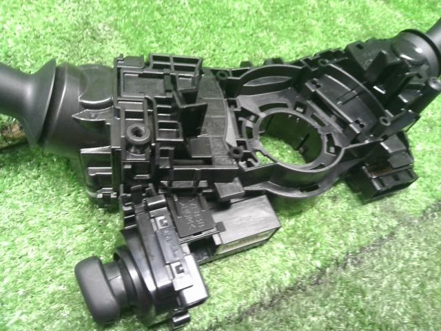 【中古】レクサス GS DBA-GRL11 ディマー コンビネーションスイッチ 84140-30370 自社品番250299 085