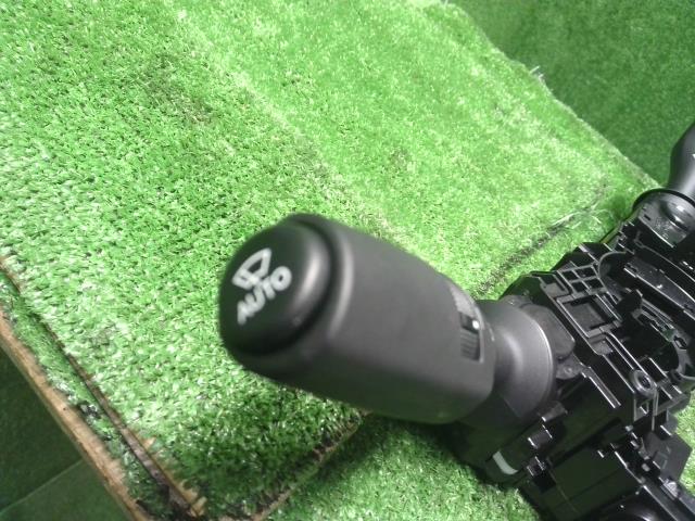 【中古】レクサス GS DBA-GRL11 ディマー コンビネーションスイッチ 84140-30370 自社品番250299 085