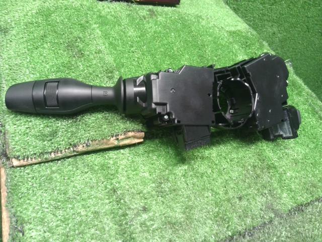 【中古】レクサス GS DBA-GRL11 ディマー コンビネーションスイッチ 84140-30370 自社品番250299 085