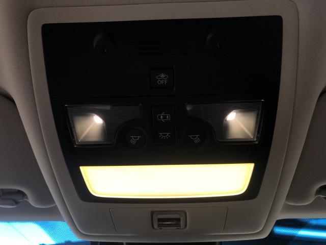 【中古】レクサス GS DBA-GRL11 ルームランプ 前側 81206-30200-A0 自社品番250299 085