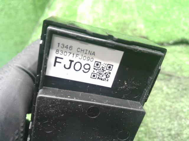 【中古】ＸＶ DAA-GPE パワーウインドウ PWスイッチ 83071FJ090 自社品番250300 G2U