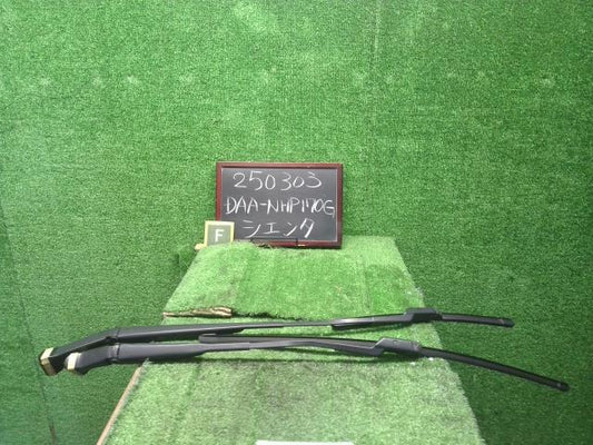 【中古】シエンタ DAA-NHP170G フロントワイパーアーム 85211-52570,85221-52500 自社品番250303 5B6