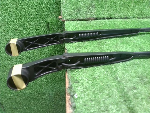 【中古】シエンタ DAA-NHP170G フロントワイパーアーム 85211-52570,85221-52500 自社品番250303 5B6
