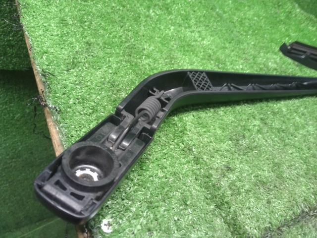 【中古】シエンタ DAA-NHP170G リアワイパーアーム 85241-52210 自社品番250303 5B6