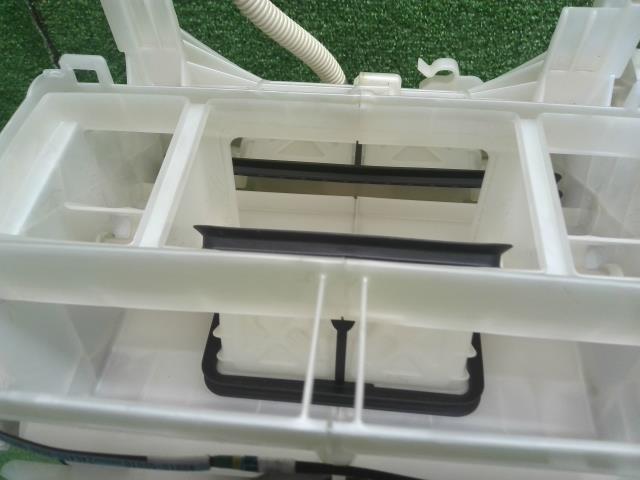 【中古】シエンタ DAA-NHP170G カーヒーター ブロアケース 87130-52190 自社品番250303 5B6