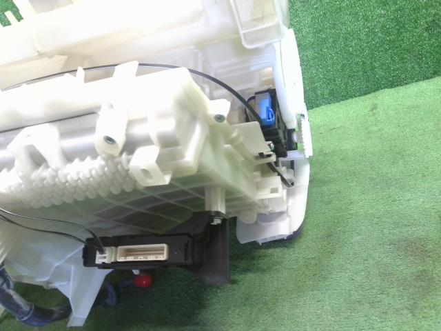 【中古】シエンタ DAA-NHP170G カーヒーター ブロアケース 87130-52190 自社品番250303 5B6
