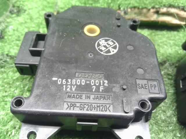 【中古】ムーヴ ABA-L160S エアコン サーボモーター  自社品番250306 W16