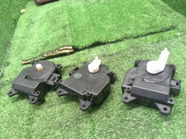 【中古】ムーヴ ABA-L160S エアコン サーボモーター  自社品番250306 W16