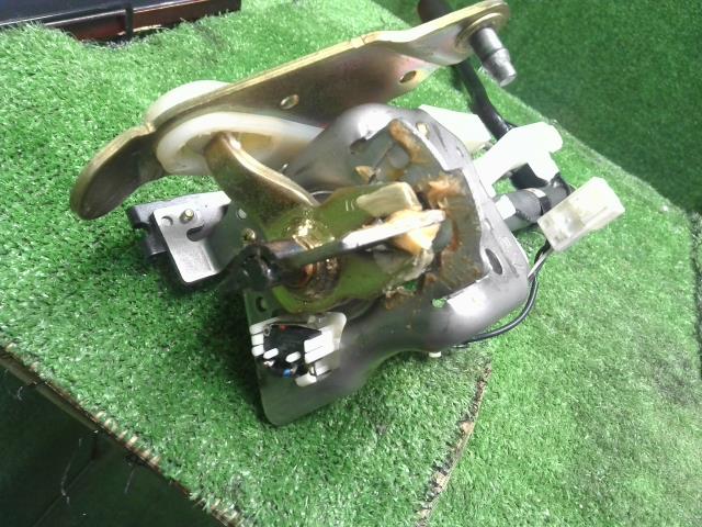 【中古】セレナ UA-TNC24 シフトレバー  自社品番250307 KY0