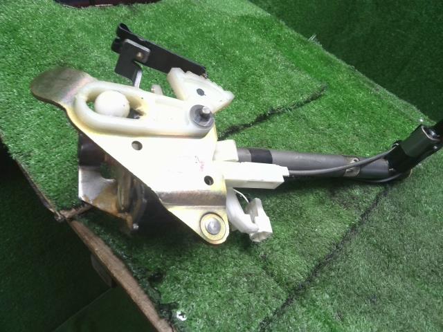 【中古】セレナ UA-TNC24 シフトレバー  自社品番250307 KY0