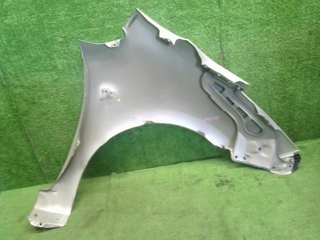【中古】プリウス ZA-NHW20 左フロントフェンダー 53802-47010 自社品番250309 1C0