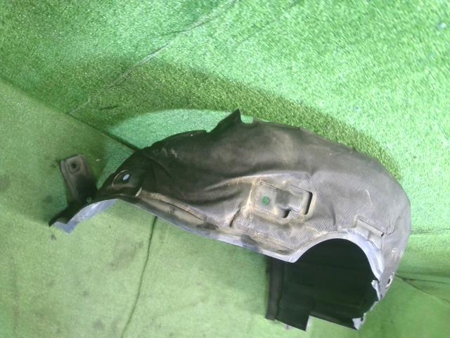 【中古】プリウス ZA-NHW20 左フロントインナーフェンダー ライナー 53876-47020 自社品番250309 1C0