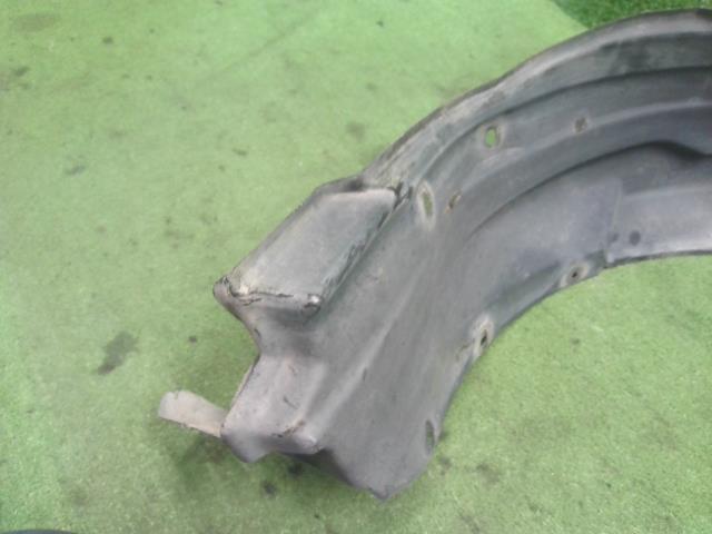 【中古】プリウス ZA-NHW20 左フロントインナーフェンダー ライナー 53876-47020 自社品番250309 1C0