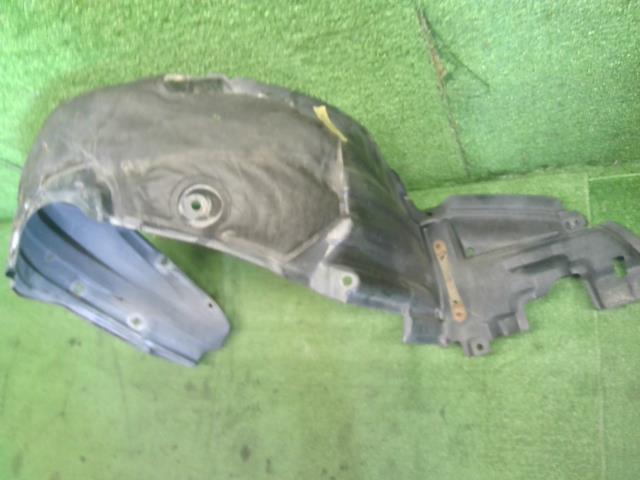 【中古】プリウス ZA-NHW20 左フロントインナーフェンダー ライナー 53876-47020 自社品番250309 1C0