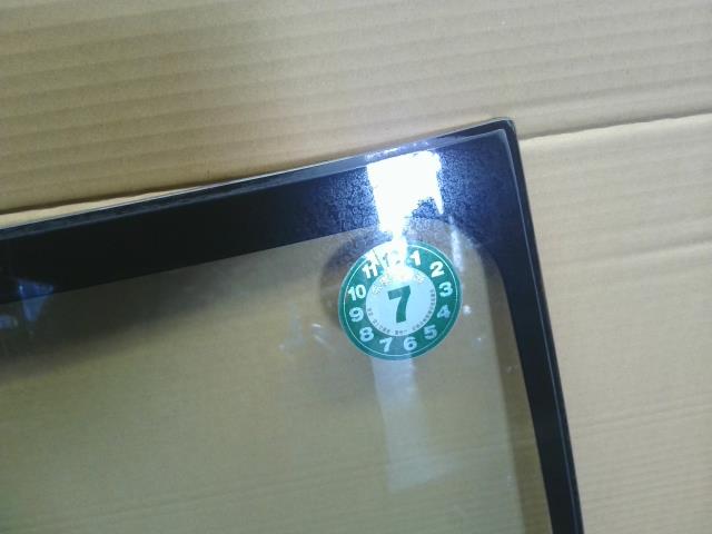 【中古】プリウス ZA-NHW20 フロントウインドガラス 56101-47050 自社品番250309 1C0