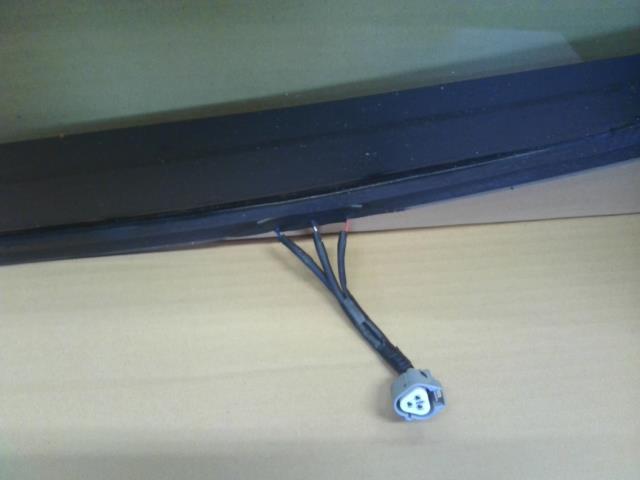 【中古】プリウス ZA-NHW20 フロントウインドガラス 56101-47050 自社品番250309 1C0