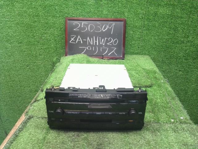 【中古】プリウス ZA-NHW20 オーディオ ナビユニット  自社品番250309 1C0
