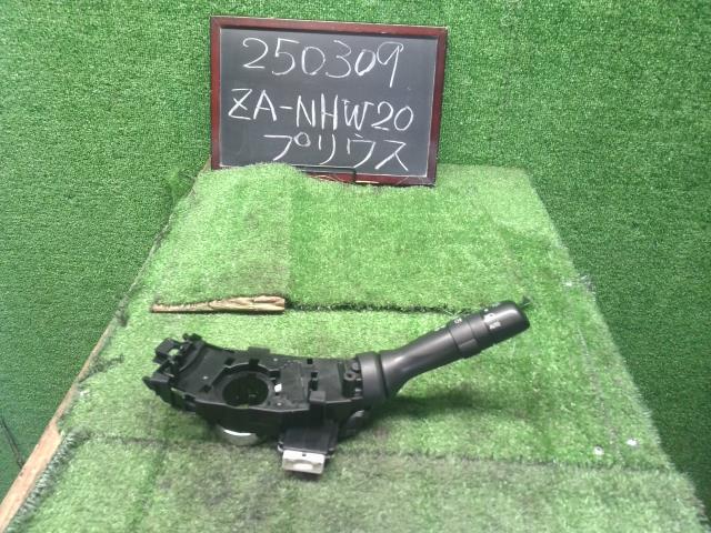【中古】プリウス ZA-NHW20ヘッドライト スイッチ 84140-47030 自社品番250309 1C0