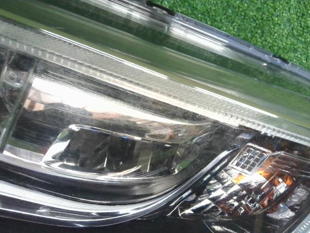 【中古】フリード DAA-GB7 左ヘッドランプ ライト 33150-TDK-J61 自社品番250311 B553P