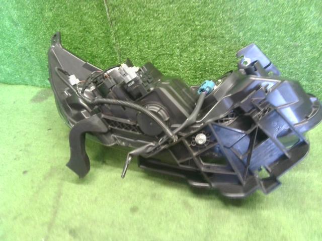 【中古】フリード DAA-GB7 左ヘッドランプ ライト 33150-TDK-J61 自社品番250311 B553P