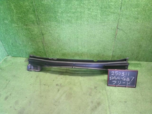 【中古】フリード DAA-GB7 カウルトップパネル 74200-TDK-900 自社品番250311 B553P