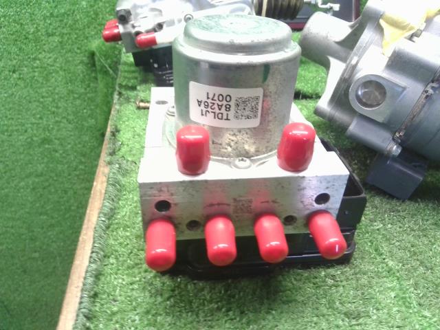 【中古】フリード DAA-GB7 ＡＢＳアクチュエーター ブレーキマスター 57110-TDL-J15 自社品番250311 B553P