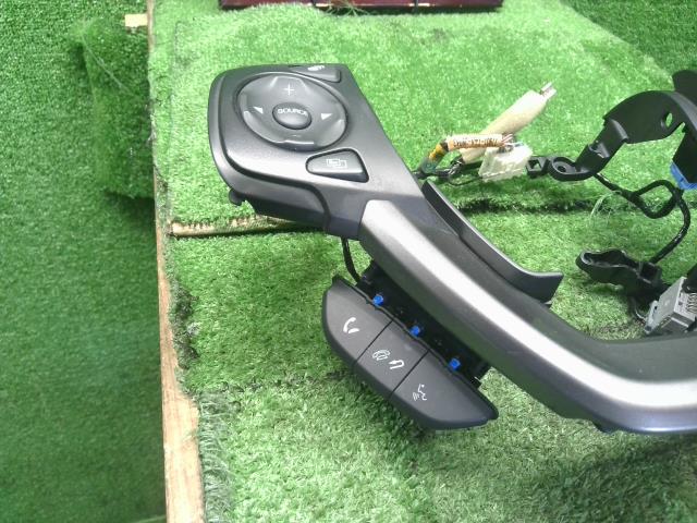 【中古】フリード DAA-GB7 ステアリング ハンドルスイッチ  自社品番250311 B553P