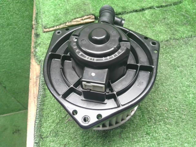 【中古】キューブ TA-AZ10 ヒーターブロアモーター 27220-72B00 自社品番250322 LX1