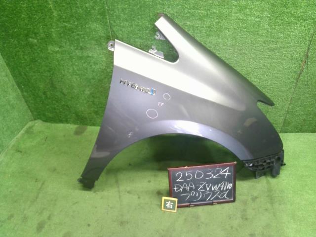 【中古】プリウスα DAA-ZVW41W 右フロントフェンダー 53801-47060 自社品番250324 1G3