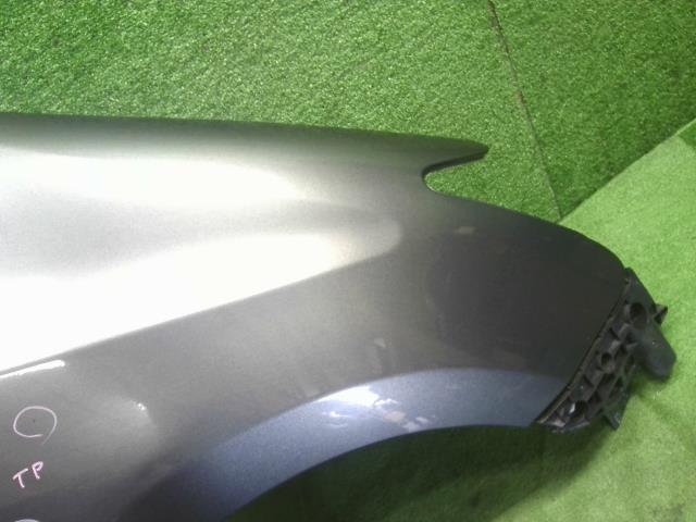 【中古】プリウスα DAA-ZVW41W 右フロントフェンダー 53801-47060 自社品番250324 1G3