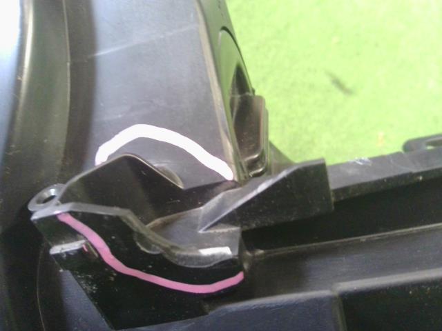 【中古】プリウスα DAA-ZVW41W 右ヘッドランプ ライト 81110-47660 自社品番250324 1G3